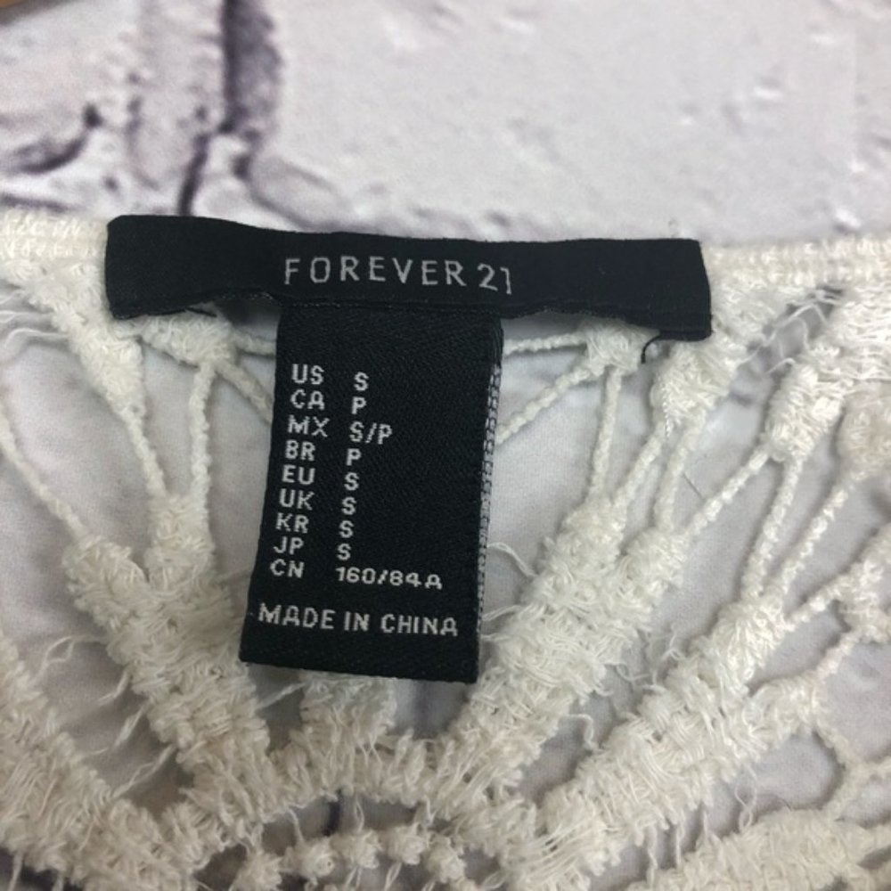 Forever 21 Top Crochet Floral Open Knit Crop Sz Sm - Picture 6 of 8